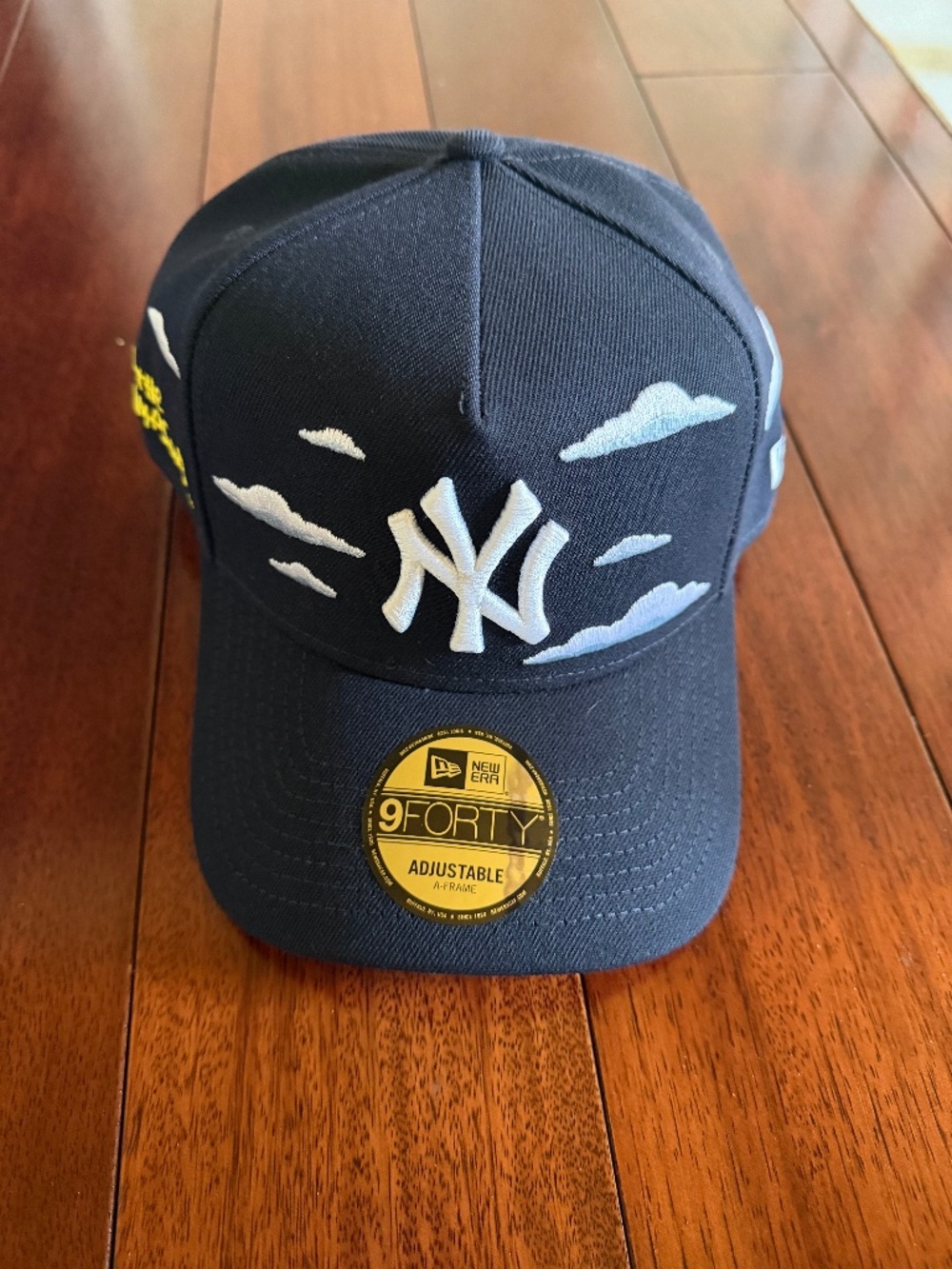MLB - New York Yankees Clouds Simpsons Adjustable Navy Blue Embroidered Cap NWT